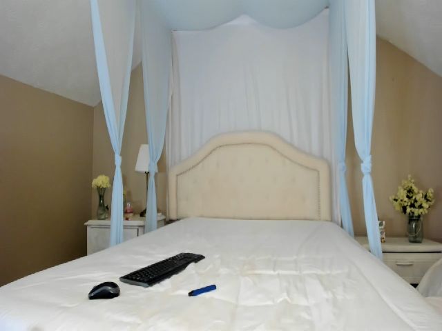 Live sex webcam photo for summer4413 #271462013