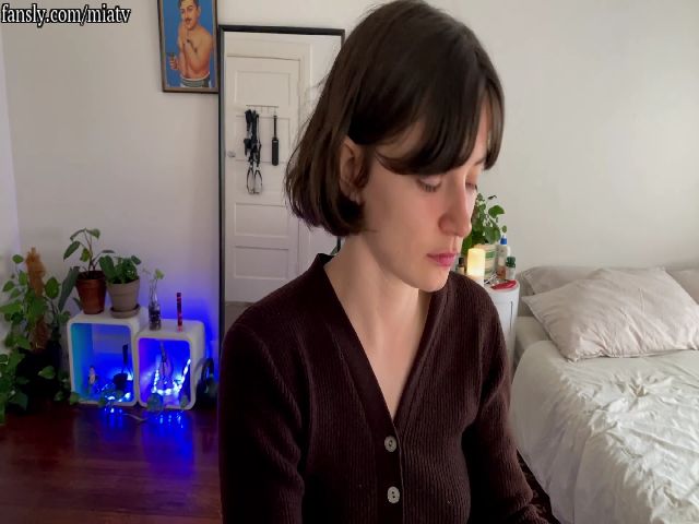 Live sex webcam photo for miatv #271453948