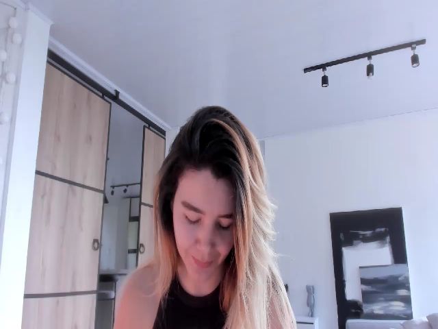 Live sex webcam photo for LauraVega #271460890