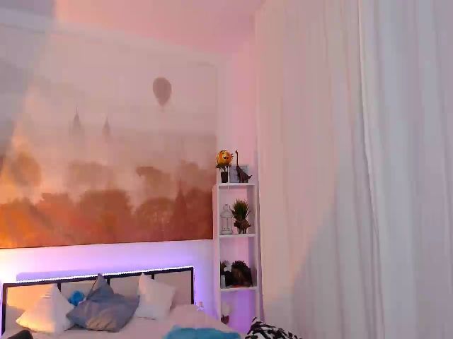 Live sex webcam photo for Eva_Owen #271457158
