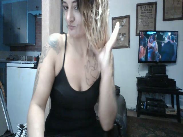 Live sex webcam photo for FallingBeauty #271461963