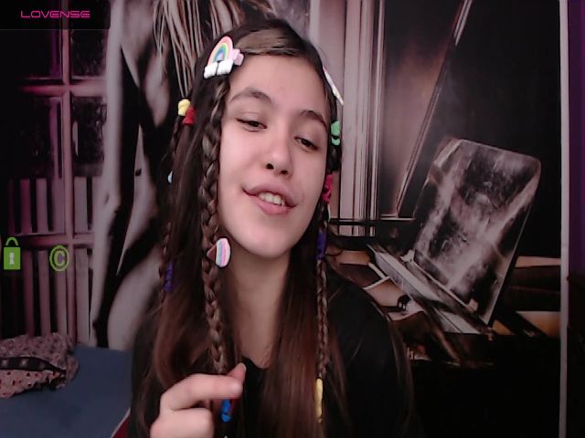 Live sex webcam photo for MisticaMissy #271465959