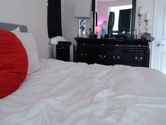 Live sex webcam photo for Karliejune #271466290