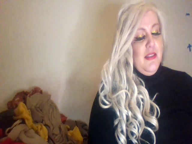 Live sex webcam photo for GoddessMolly #271457925