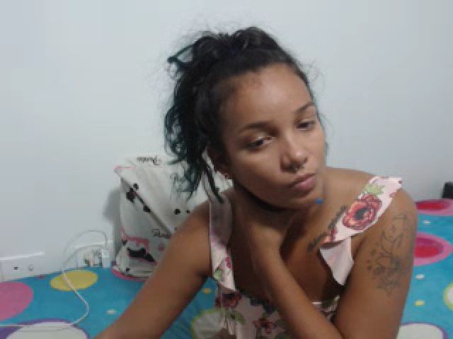 Live sex webcam photo for Tatiannahotx #271458026