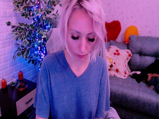 Live sex webcam photo for Blondedirty94 #271458012