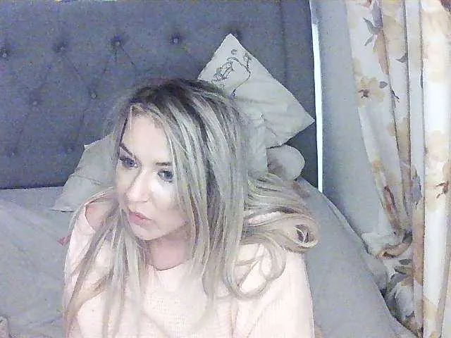 Live sex webcam photo for DownAndDirtyy #271453196