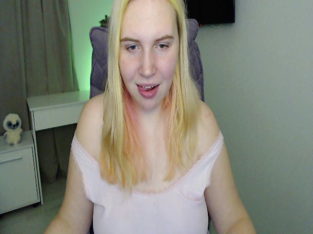 Live sex webcam photo for SweetnessLucy #271461343