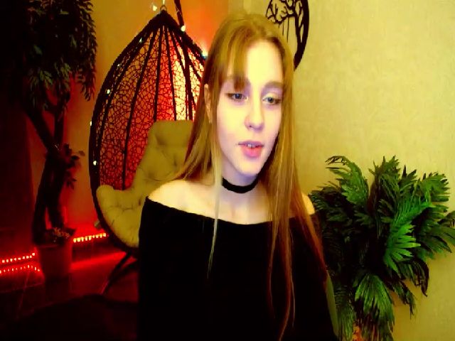 Live sex webcam photo for AngelinaW_ #271452804