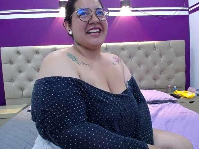 Live sex webcam photo for JassLover #271463688