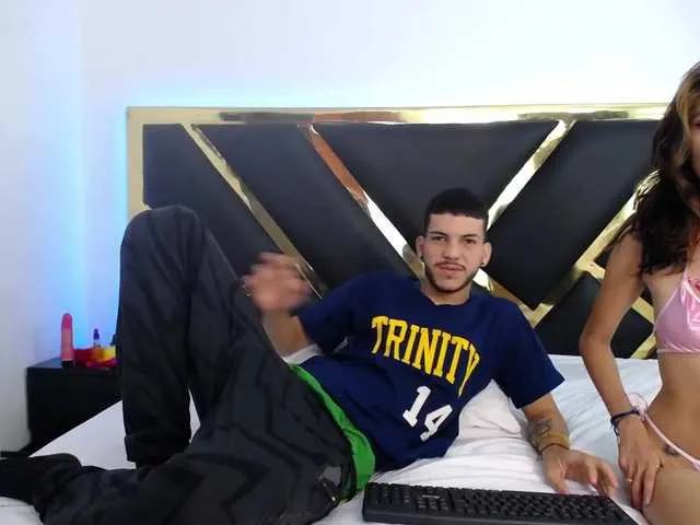 Live sex webcam photo for Skarletyjacob #271458905