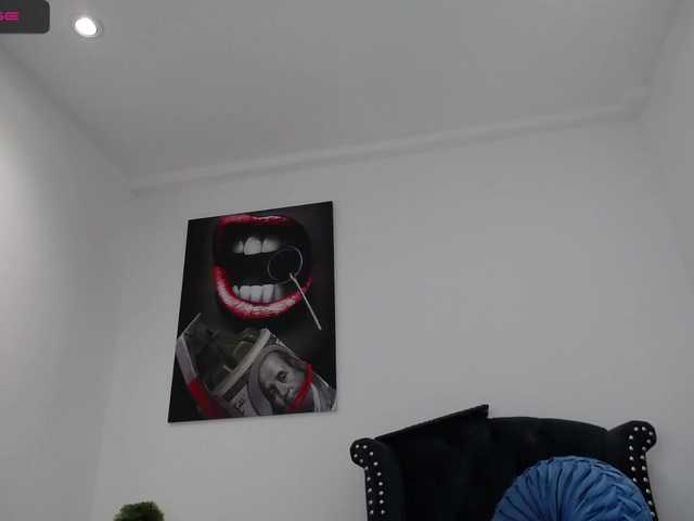 Live sex webcam photo for ariana-t #271463477