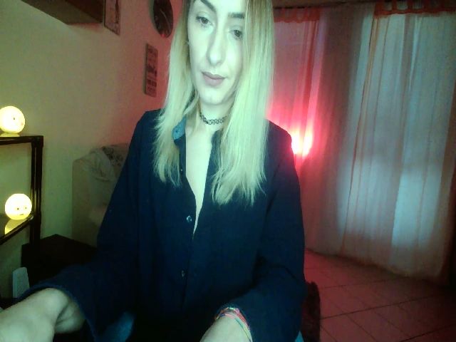 Live sex webcam photo for Shylollipop #271457459