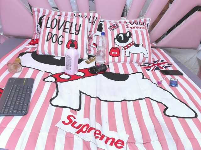 Live sex webcam photo for eimyjoy #271456726