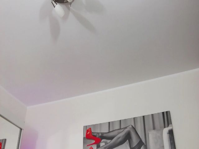 Live sex webcam photo for CharlotteQuin #271460237