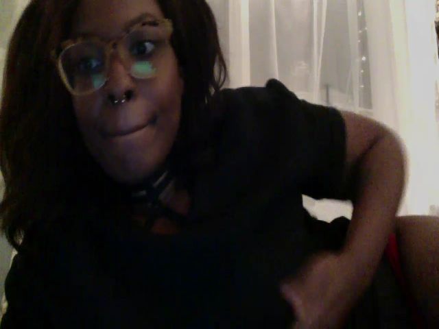 Live sex webcam photo for LunaNoire #271455137