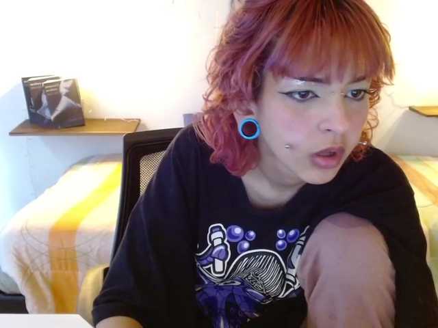 Live sex webcam photo for sweetweeney #271463293