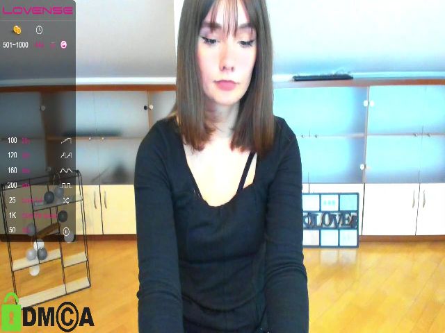 Live sex webcam photo for AuroraFrench #271460448
