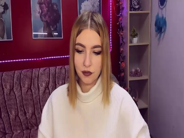 Live sex webcam photo for ViolaRose #271464789