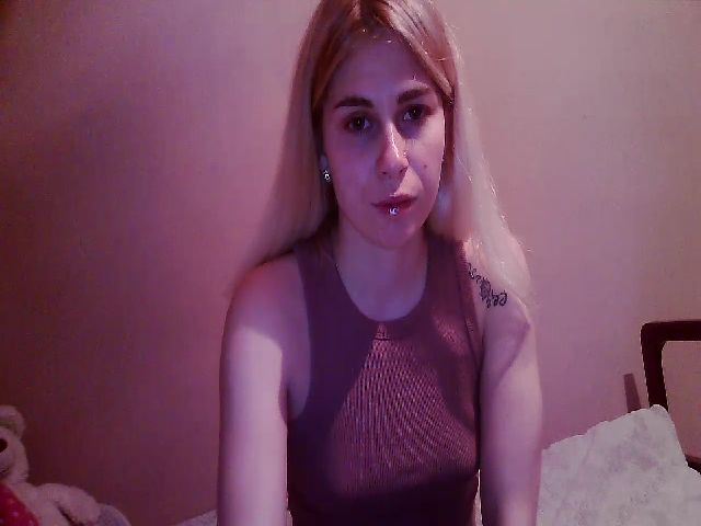 Live sex webcam photo for little_girl27 #271461661