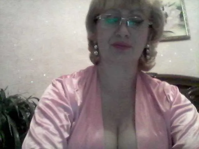 Live sex webcam photo for Ur-Mami #271478432
