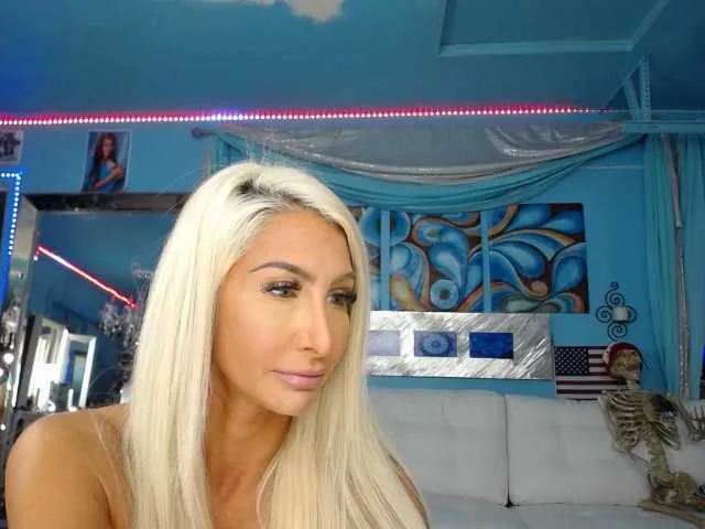 Live sex webcam photo for adrianna_fox #287953274