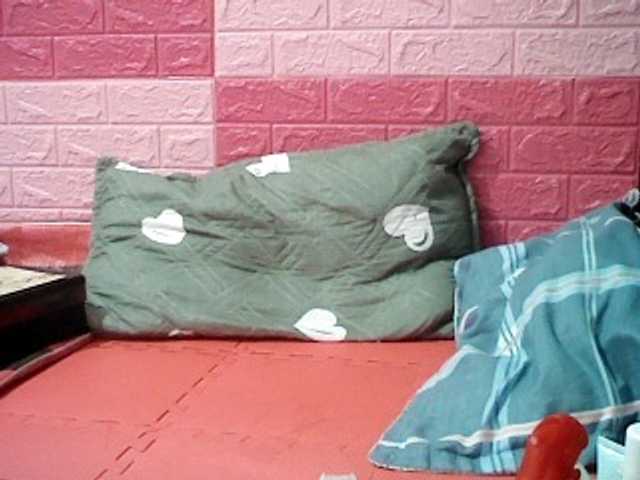 Live sex webcam photo for SexyRain22 #271472006