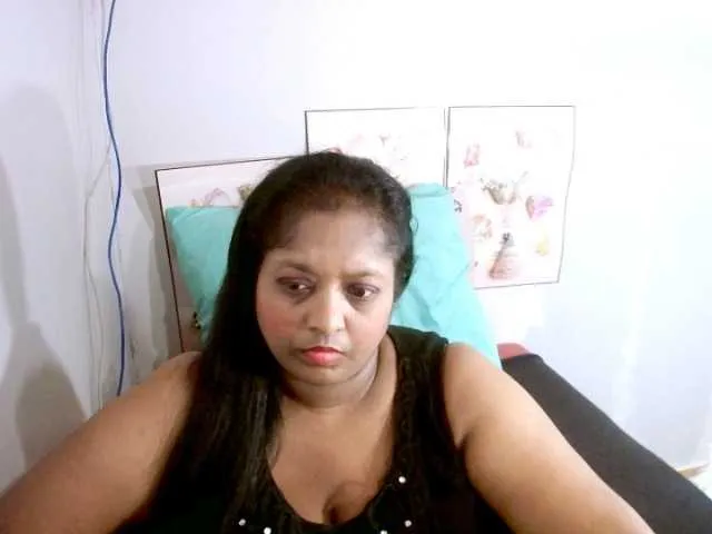 Live sex webcam photo for Indiantasha #287986263