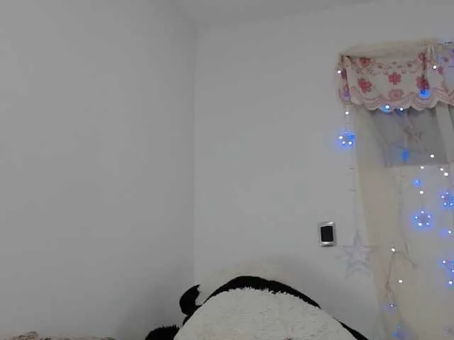 Live sex webcam photo for adri14-1 #271468462