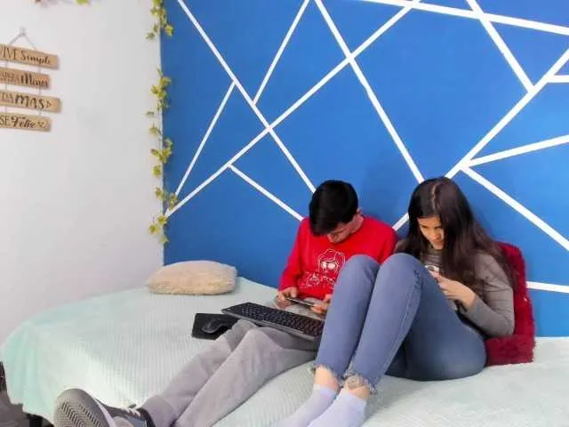 Live sex webcam photo for couplehorny21 #271478481