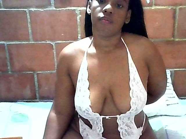 Live sex webcam photo for theblackbody1 #271471473