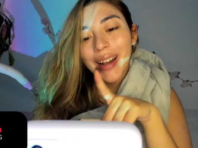 Live sex webcam photo for Charlotte-mwc #271468505