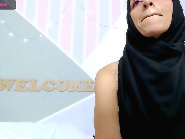 Live sex webcam photo for amira-farah #271479569