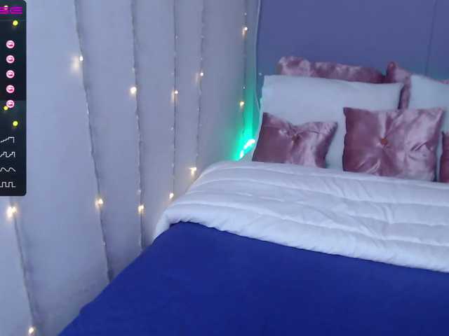 Live sex webcam photo for camihotlegs #271471855