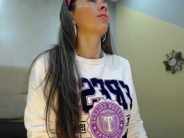 Live sex webcam photo for Jipsya #271475329