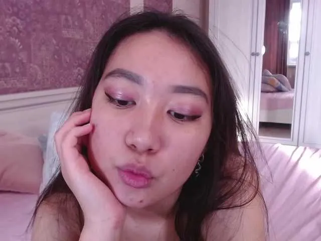 Live sex webcam photo for Alisonyugai #271471289