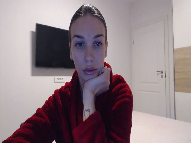 Live sex webcam photo for RosesLovee #271477703