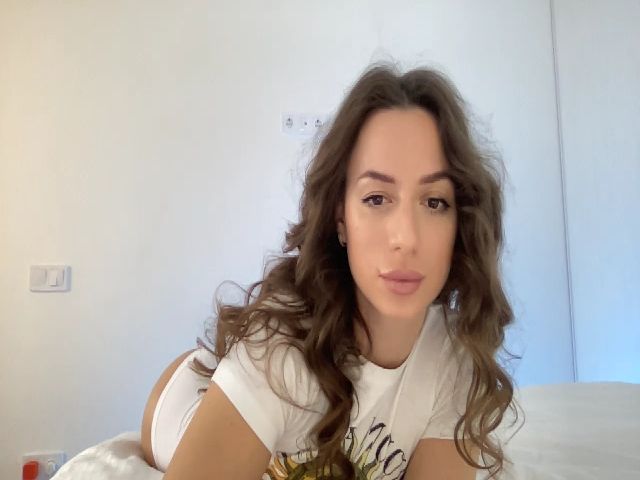 Live sex webcam photo for SweetTits20 #271470971