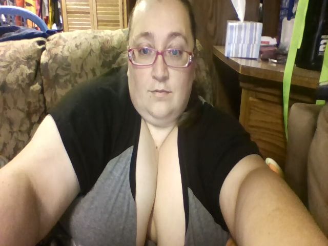 Live sex webcam photo for BBWAngel85 #271469922