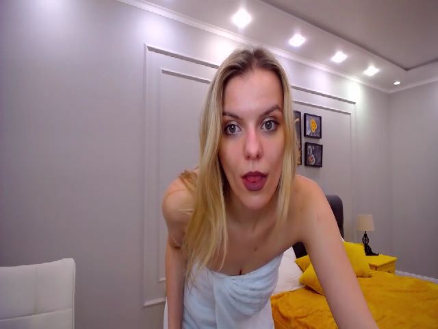 Live sex webcam photo for SolveMysecret #271477717