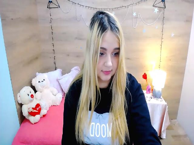 Live sex webcam photo for Cheryl_Sky #271472646