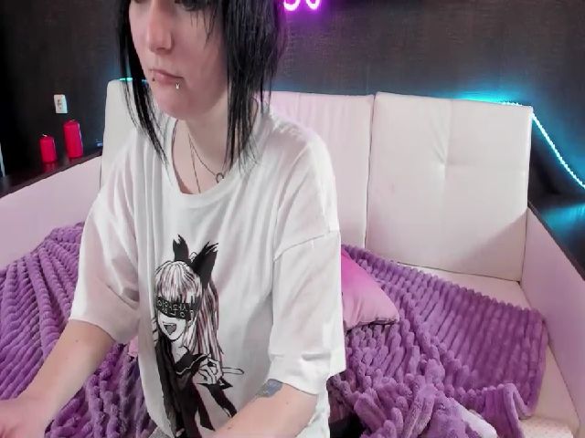 Live sex webcam photo for NikkyClain #271480294