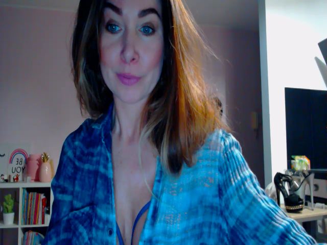 Live sex webcam photo for Delilah_sweet #271477617