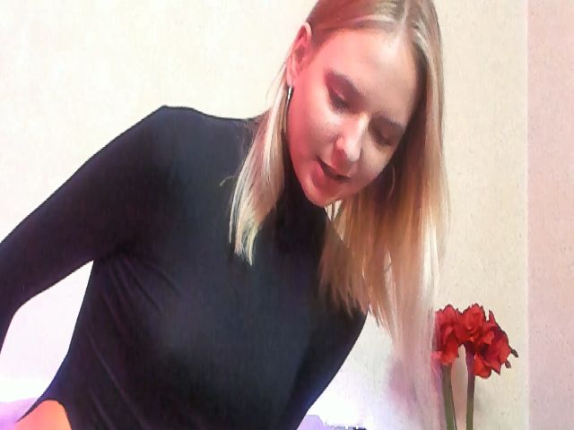 Live sex webcam photo for O1iv1a #271476565