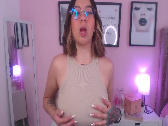 Live sex webcam photo for SamPuckett #271480079