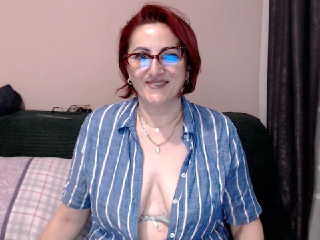 Live sex webcam photo for Elssye #271470481