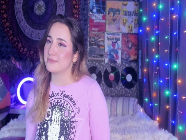 Live sex webcam photo for RETROGIRL_X #271468903