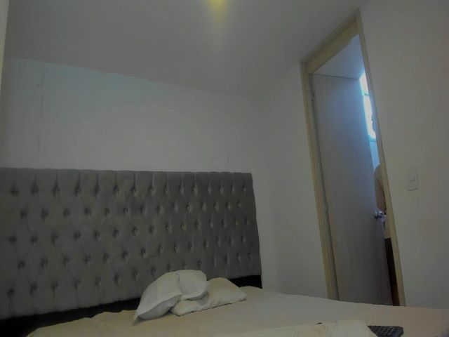 Live sex webcam photo for Afro__Goddess #271476859