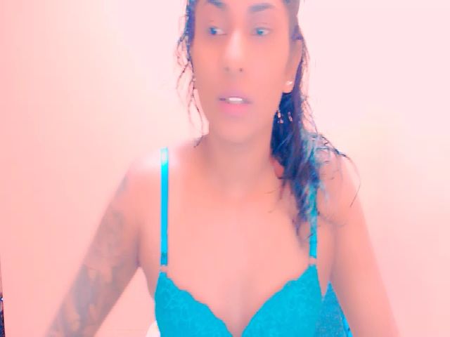 Live sex webcam photo for INDIANGOLD #271477658