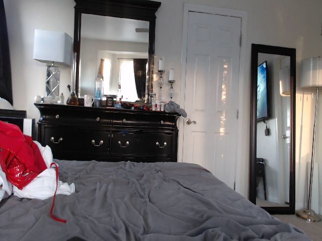 Live sex webcam photo for Karliejune #271467415